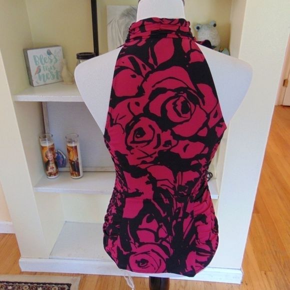 *181 Express Ruffled Collar Fitted Tank - Picture 3 of 7